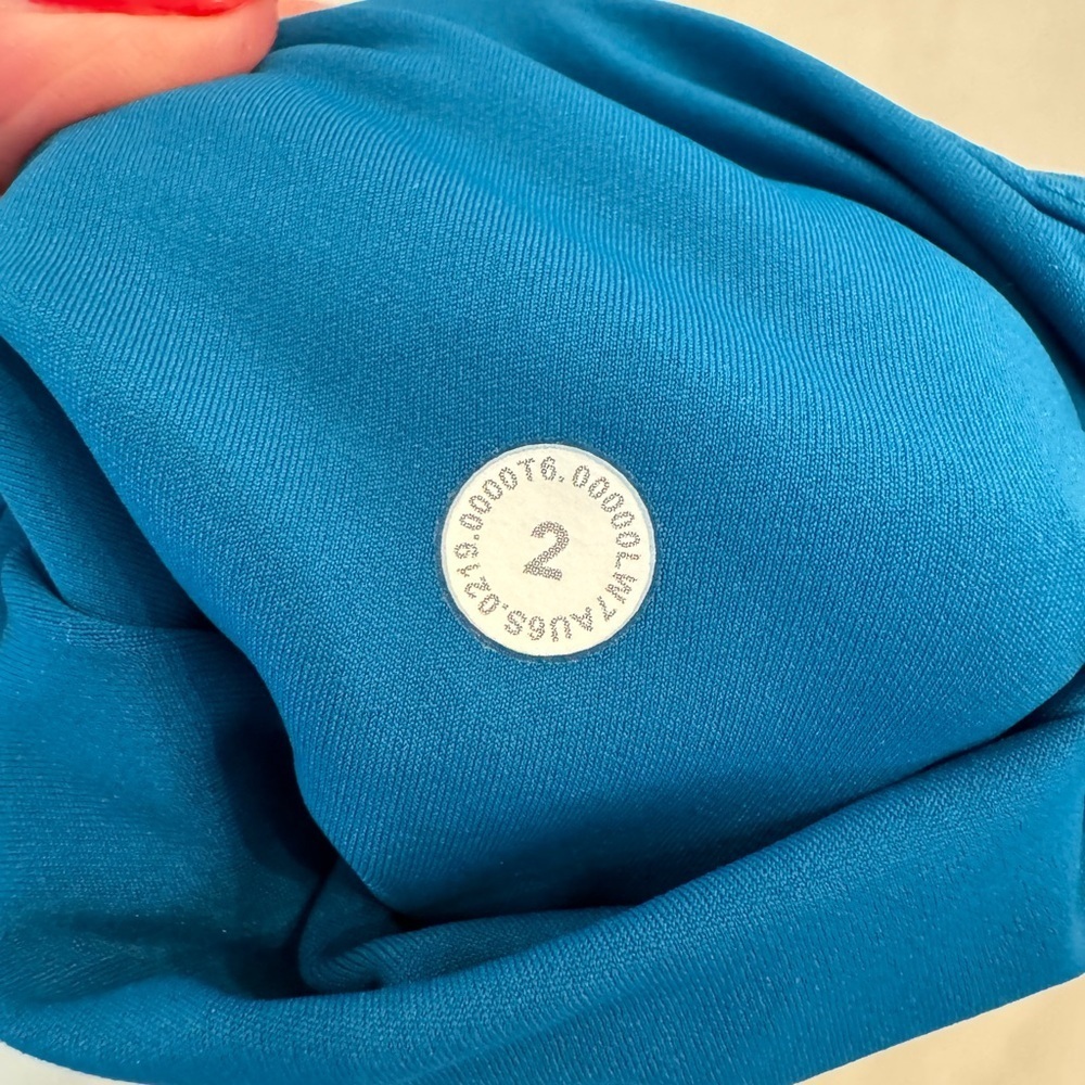 EUC! Lululemon Fast And Free Short 6" *Non-Reflective, sz 2 - Picture 13 of 13